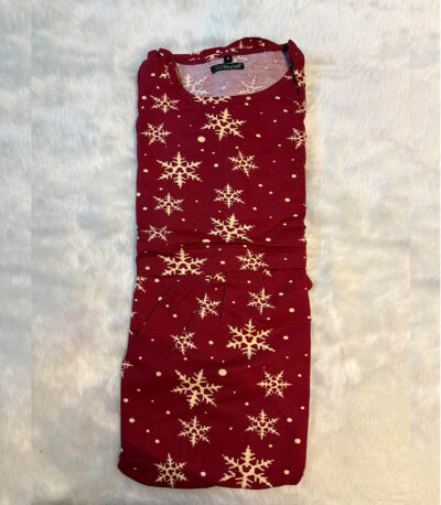 Stay cozy in style with our snowflake lounge dress. Soft, warm, and festive – perfect for winter nights and lazy days at home.