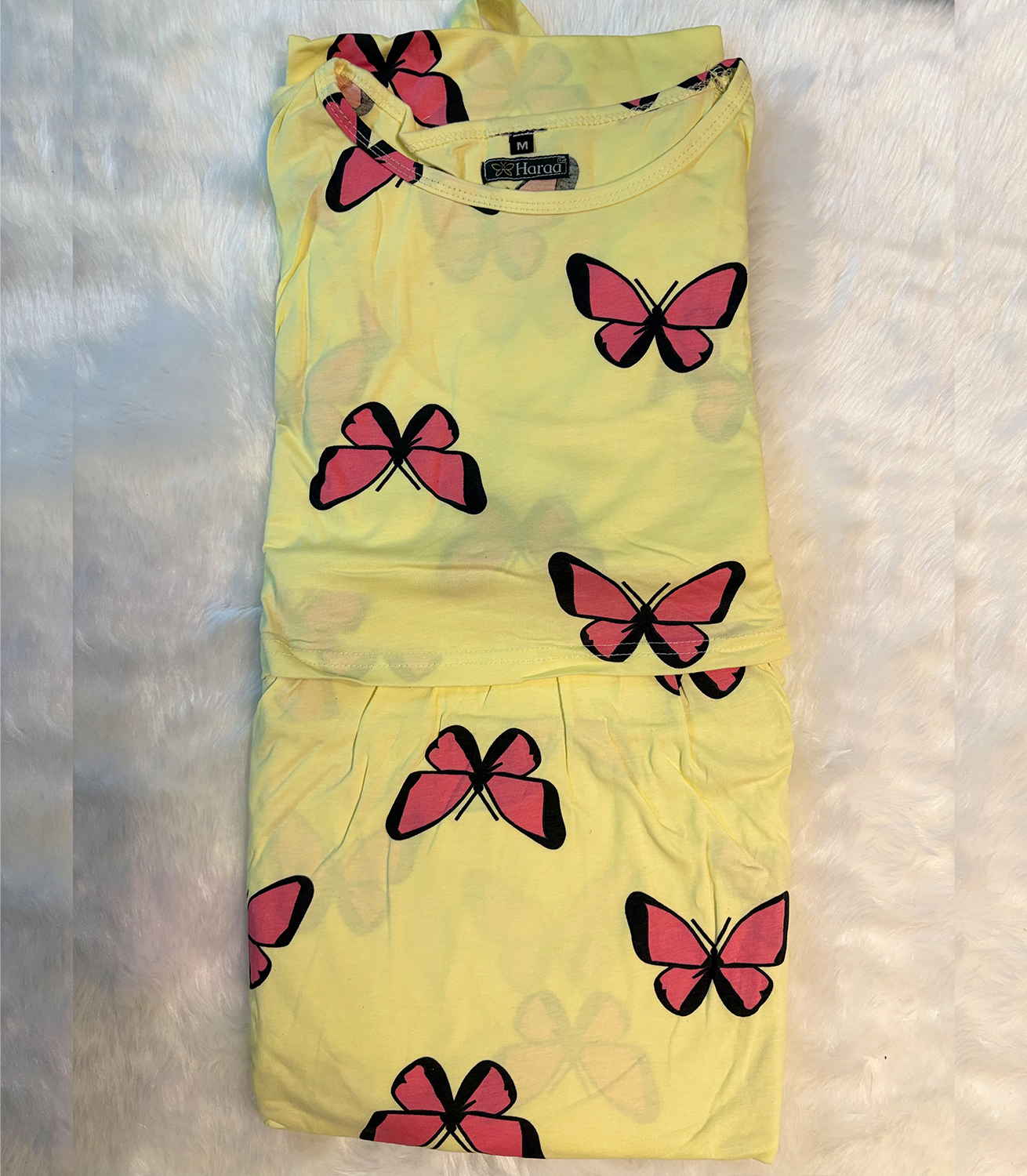 Butterfly Breeze Lounge Dress Bright, breezy, and full of charm – this butterfly print lounge dress brings comfort and joy to your everyday unwind.